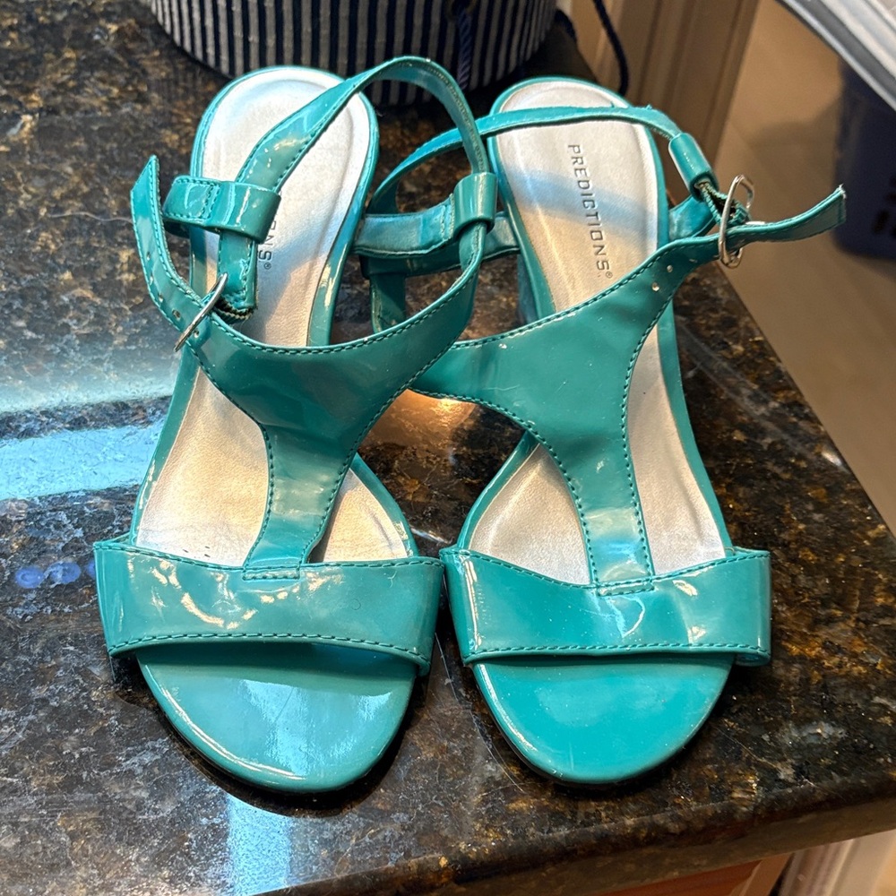 Predictions Women's Turquoise Sandals